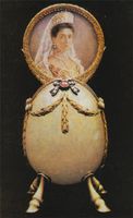 Пасхальное яйцо с портретом
императрицы Александры Фёдоровны.